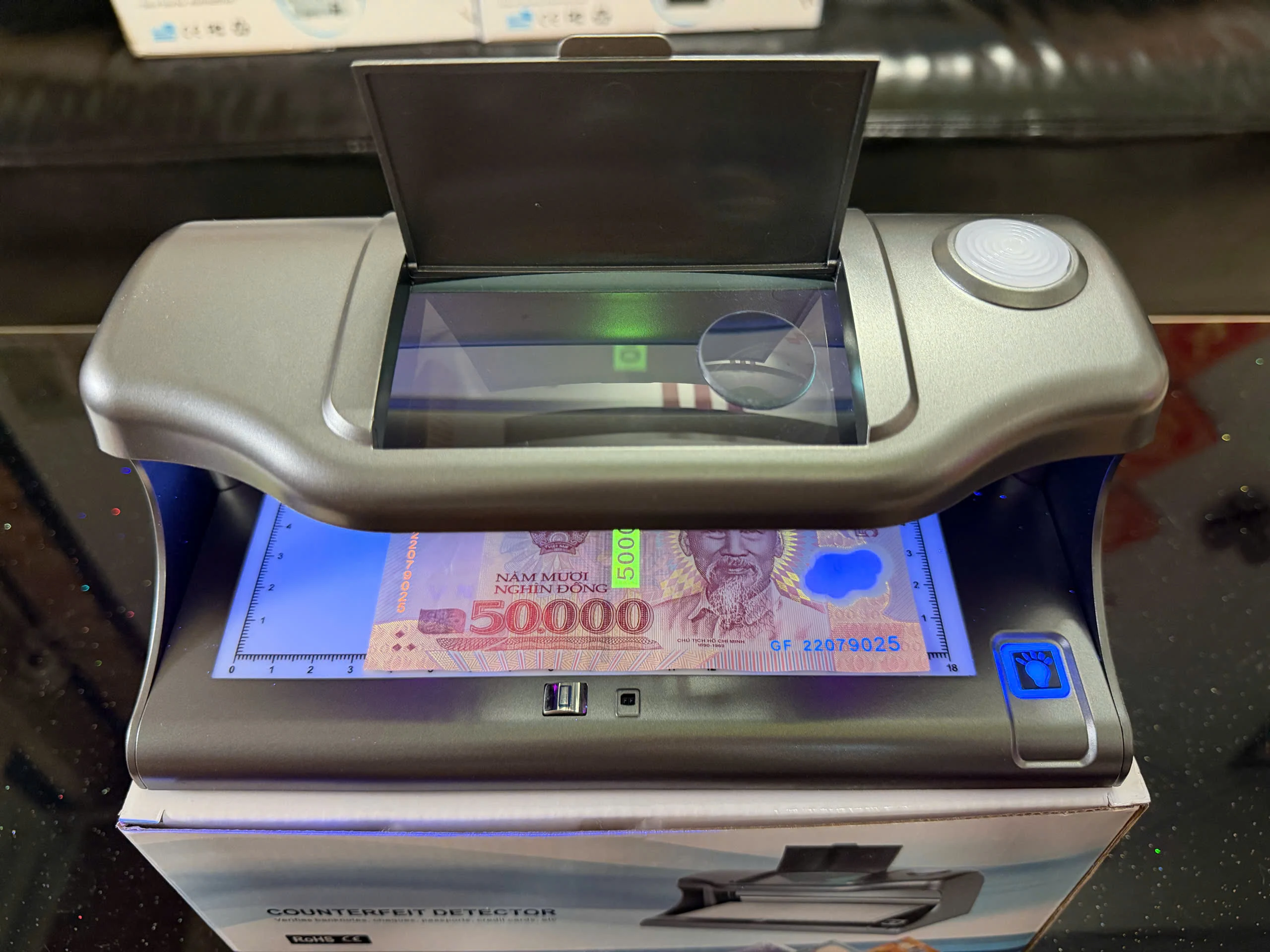 Máy soi tiền giả HOSHICO AL18 đa năng giá rẻ - Giao hàng miễn phí CTY TNHH XNK TMDV NGÔI SAO VIỆT