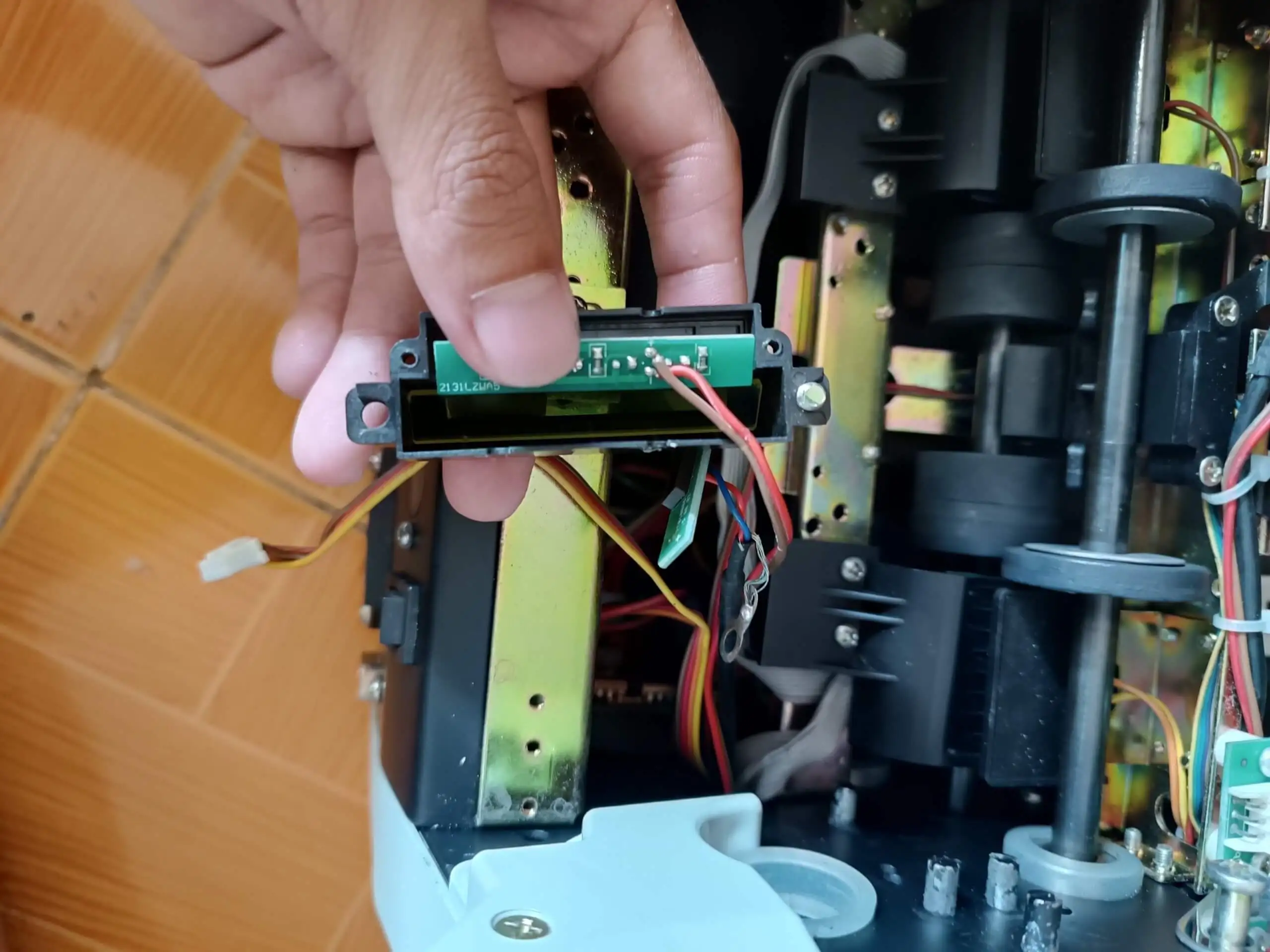 Dấu Hiệu Máy Đếm Tiền Cần Bảo Trì Gấp Sủa lỗi cảm biến máy đếm tiền
