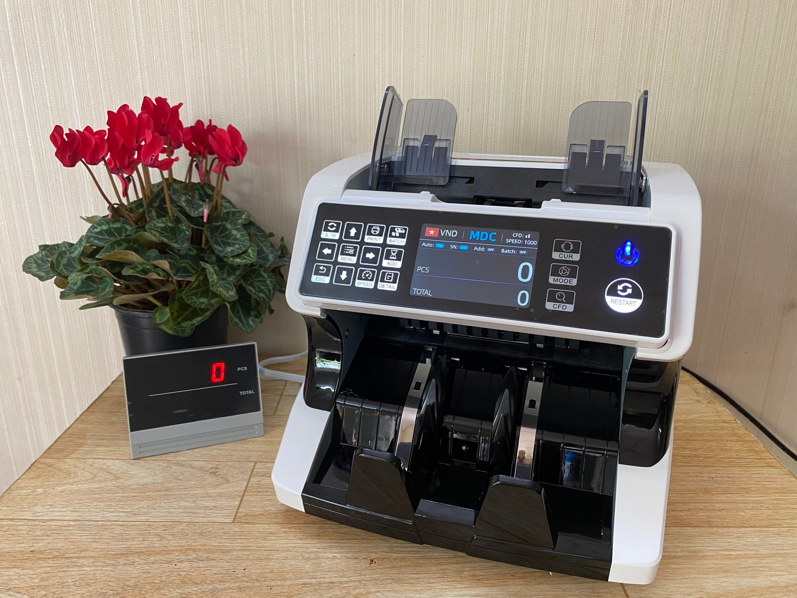 Bảng giá máy đếm tiền Xinda mới nhất - 2026 Máy đếm tiền hiện đại