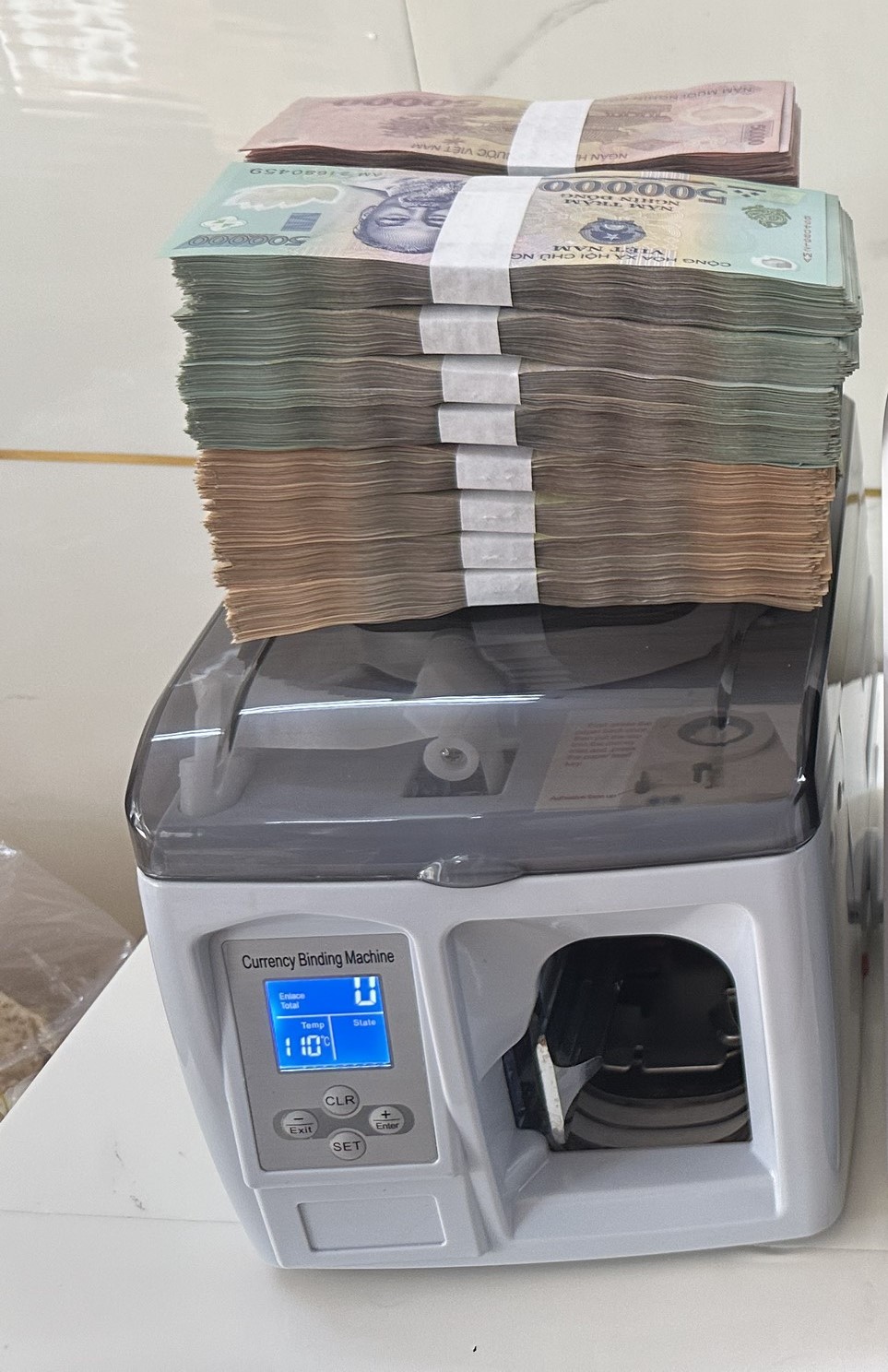 Combo Máy Đếm Tiền Đa Năng – Gọn Gàng Từ A đến Z CTY TNHH XNK TMDV NGÔI SAO VIỆT